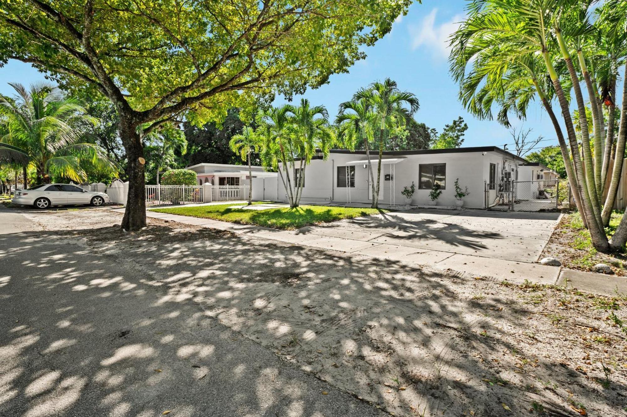 3 Bedroom And 2 Bath North Miami, Florida Exterior foto